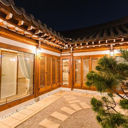 El House Hotel Gyeongju Exterior photo